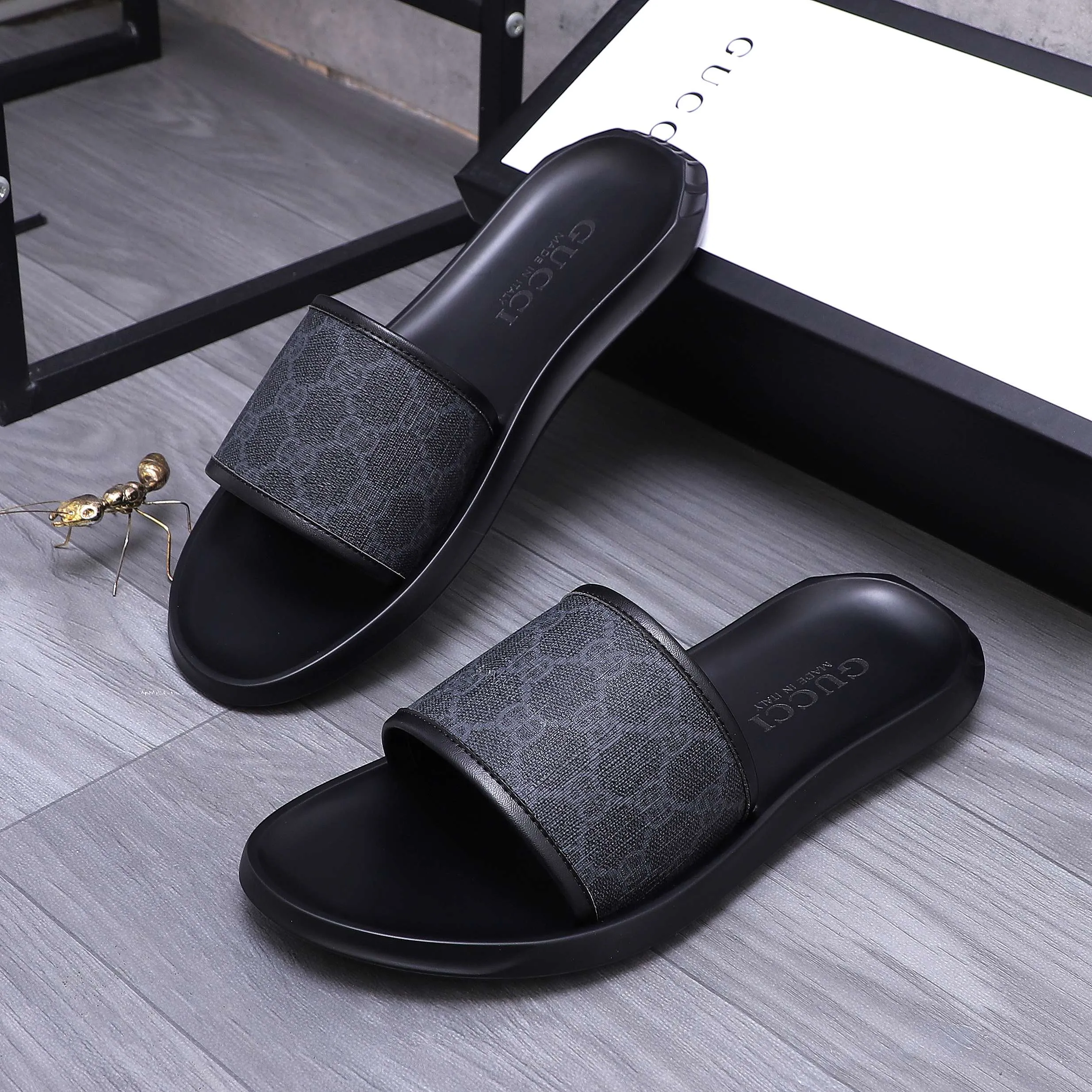 Men's shoes 💰280 Product trademark: GUCCI "Gucci" slippers Regular size: 38-44 (45.46 custom-made, non-returnable) Product materials: Selected cowhide printed upper, instep imitation leather lining, original outsole